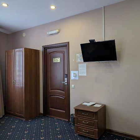Victoria Hotel Uralsk Exterior foto