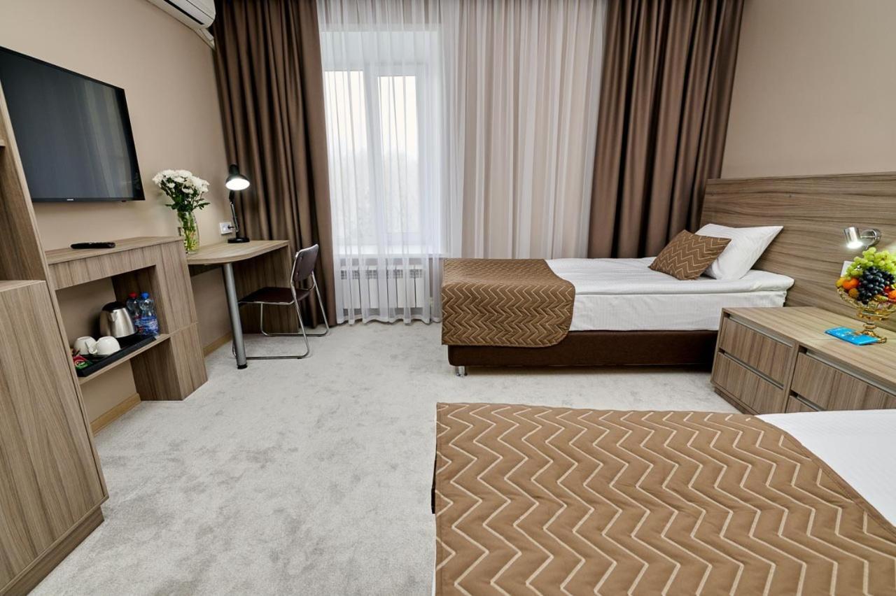 Victoria Hotel Uralsk Exterior foto