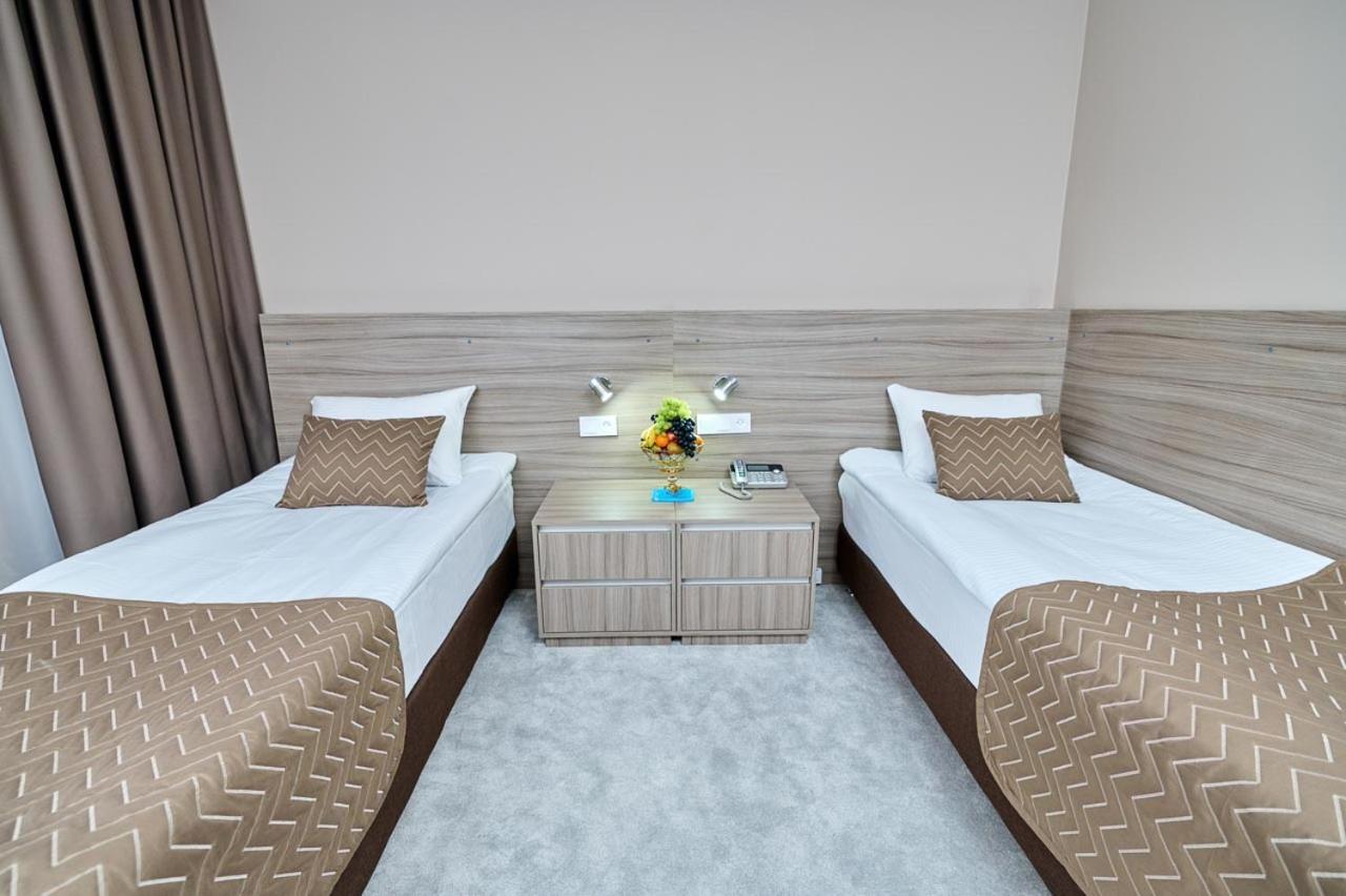 Victoria Hotel Uralsk Exterior foto
