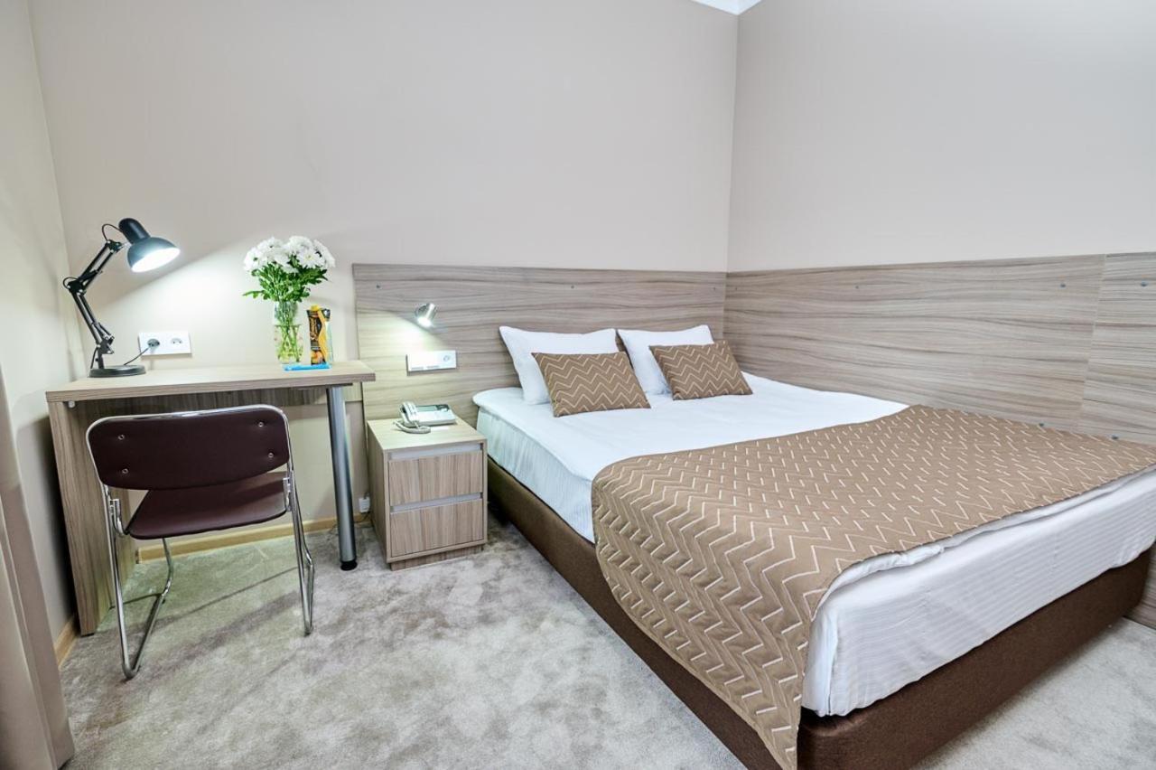 Victoria Hotel Uralsk Exterior foto