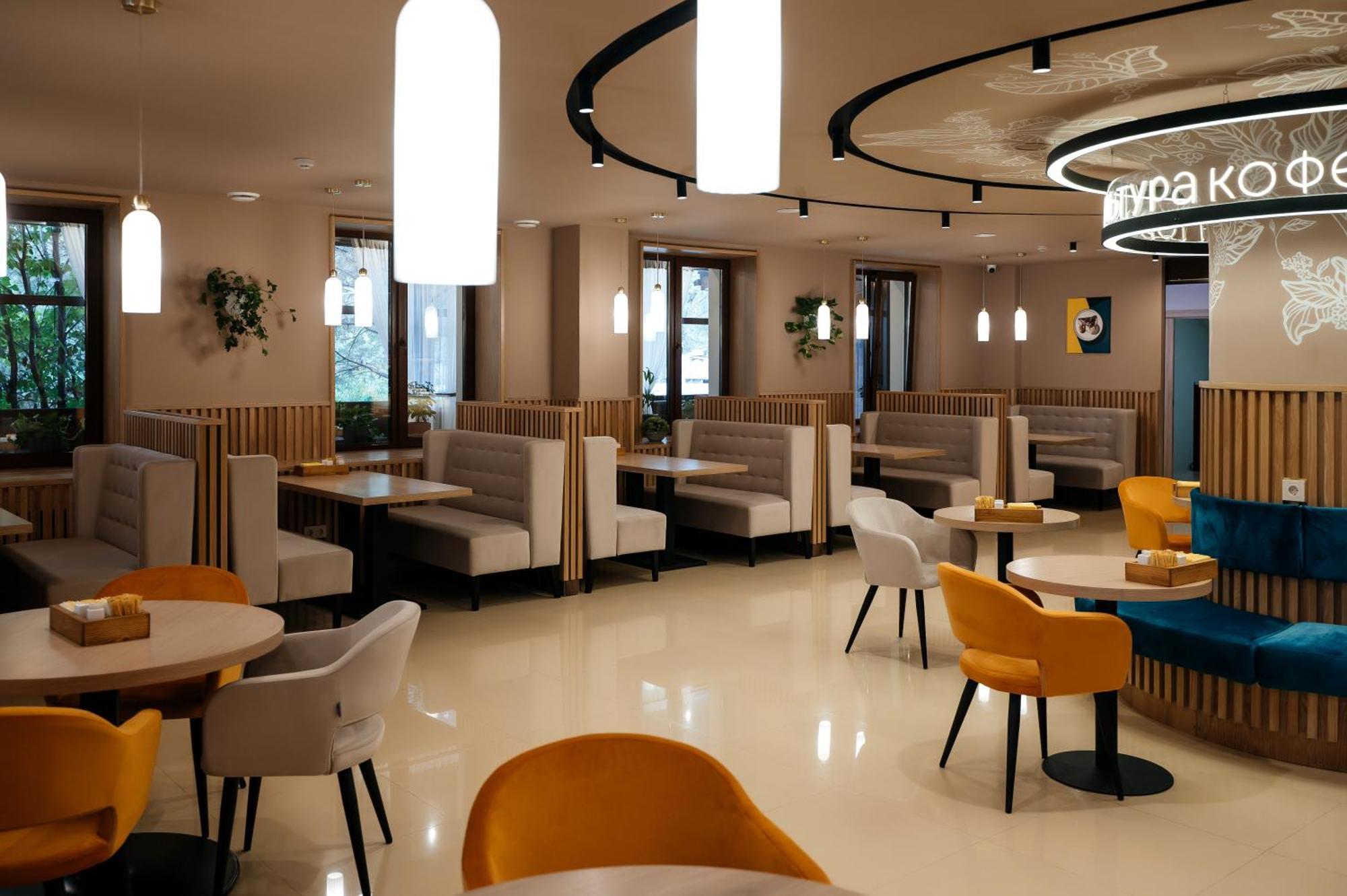 Victoria Hotel Uralsk Exterior foto
