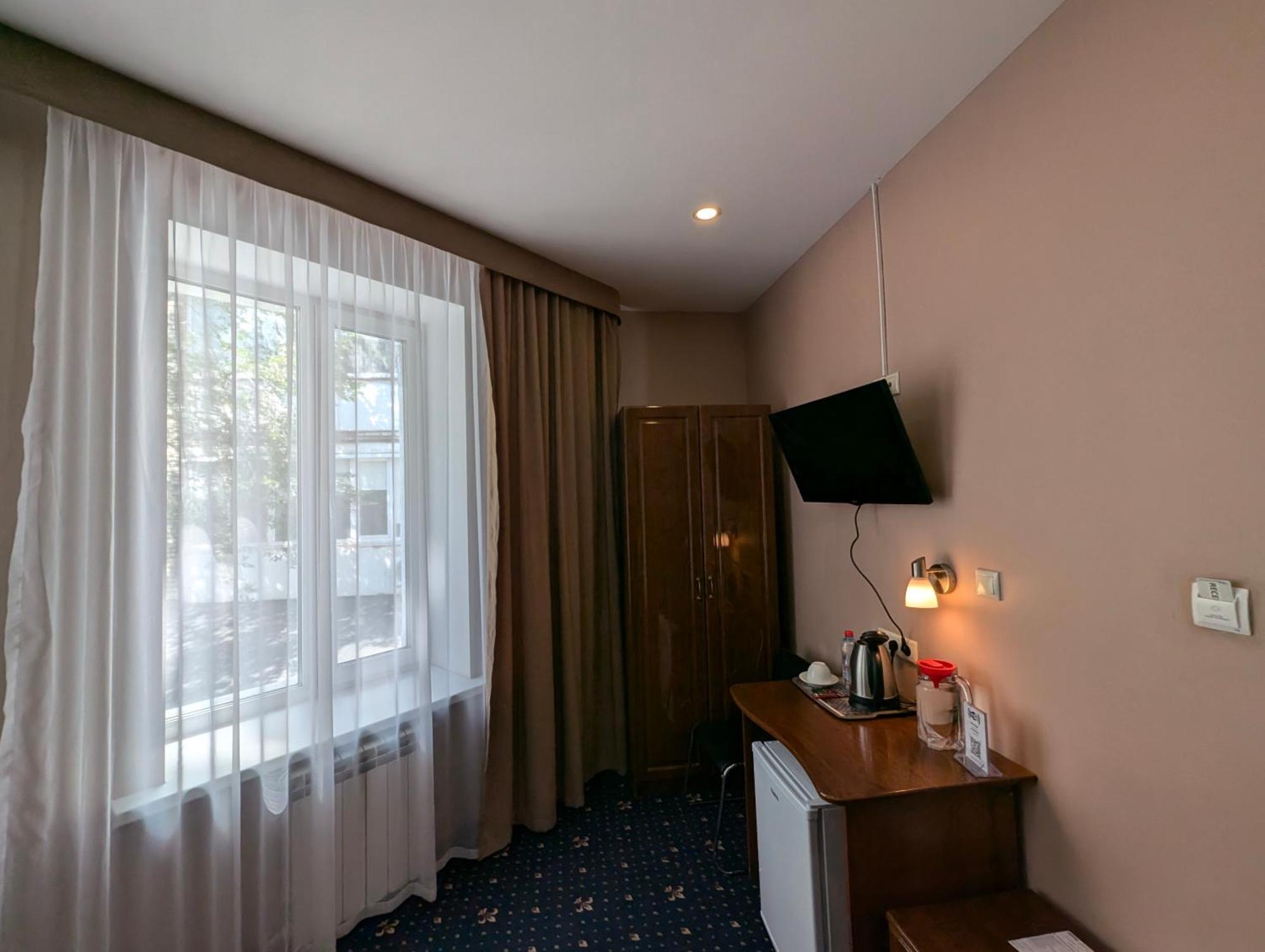 Victoria Hotel Uralsk Exterior foto