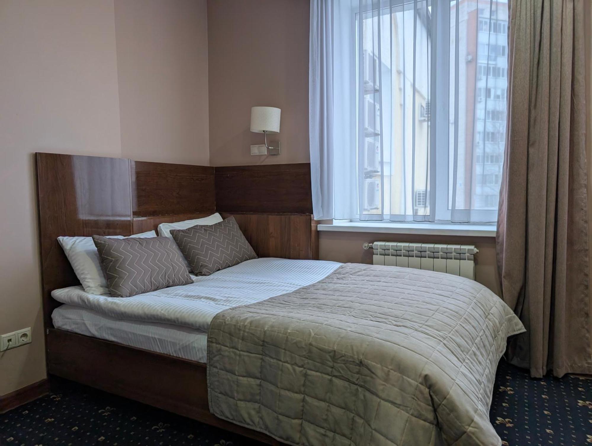 Victoria Hotel Uralsk Exterior foto